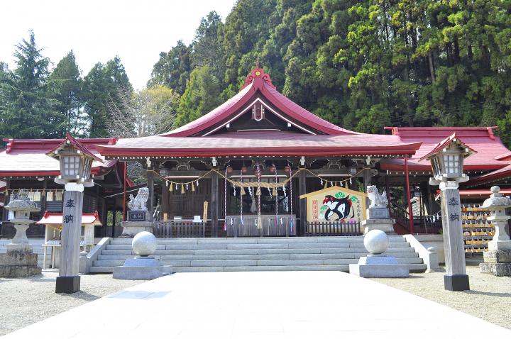 清き水を祀る社「金蛇水神社」へ