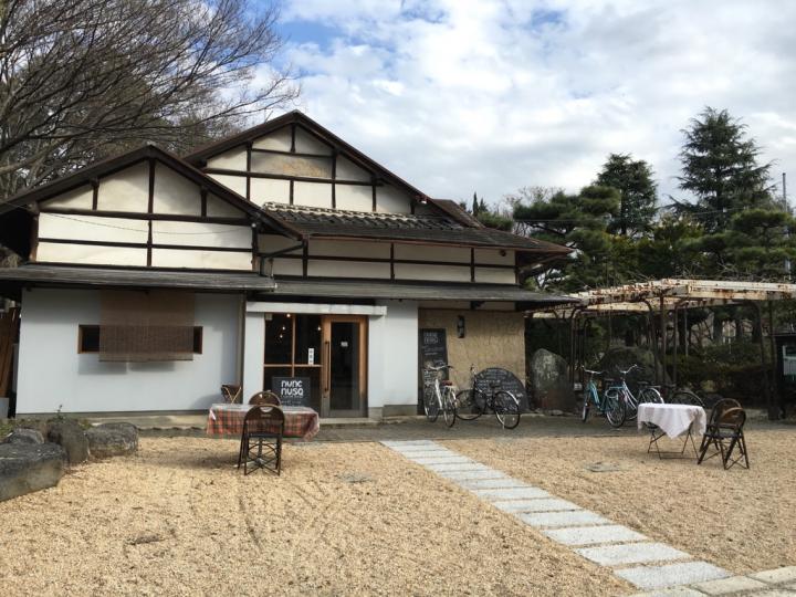 さんぽのあとは園内の古民家カフェでひと休み