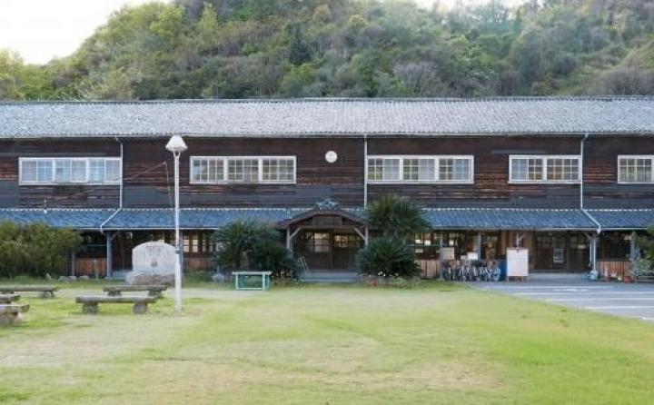 【大三島】小学校をリノベした宿泊施設「ふるさと憩いの家」